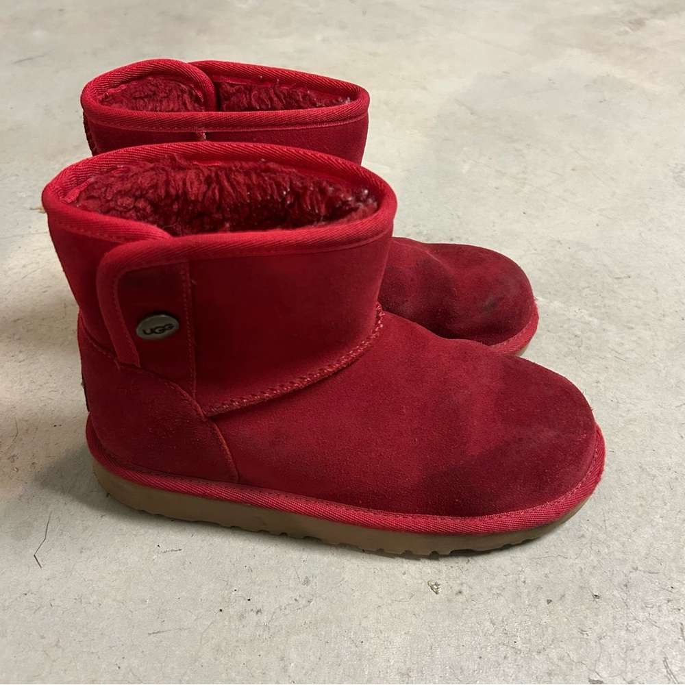 🔻🔻🔻sale UGG Australia Jona Boot – Size 2 (Dark Cherry)